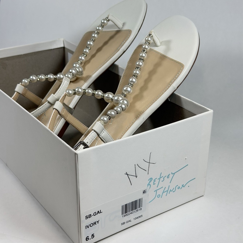 Hersey Johnson Size-6.5 Women Flat‎ Sandals Gal Pearl Strap White - Picture 11 of 11